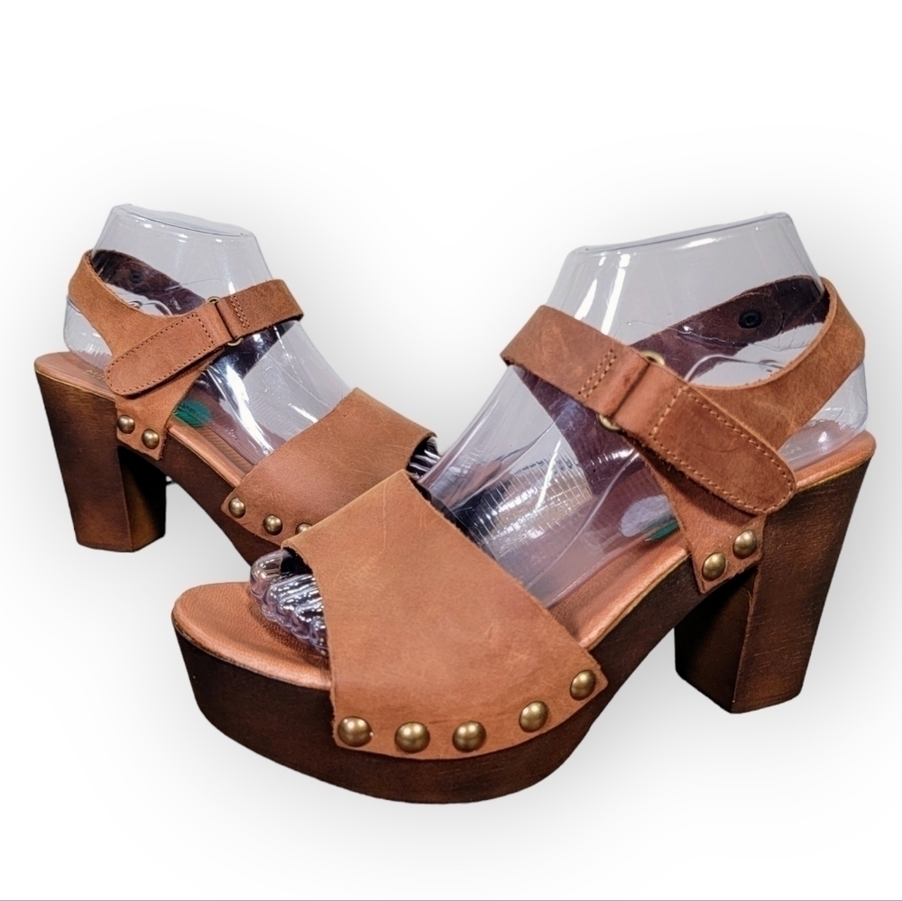 Mila Paoli Leather Metal Studs Wood Chunky Platform Heels Clogs sandals Size 39